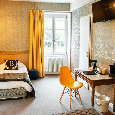 Hotel Le Baron Crémieu エクステリア 写真