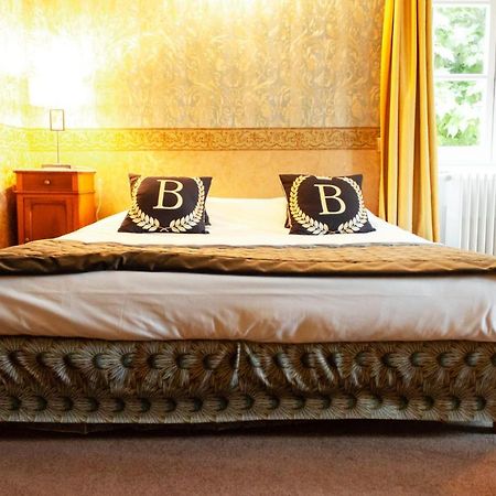 Hotel Le Baron Crémieu エクステリア 写真