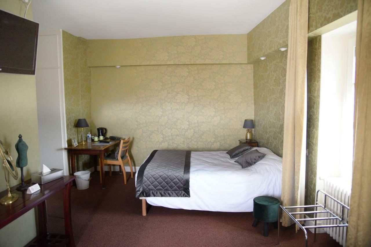 Hotel Le Baron Crémieu エクステリア 写真