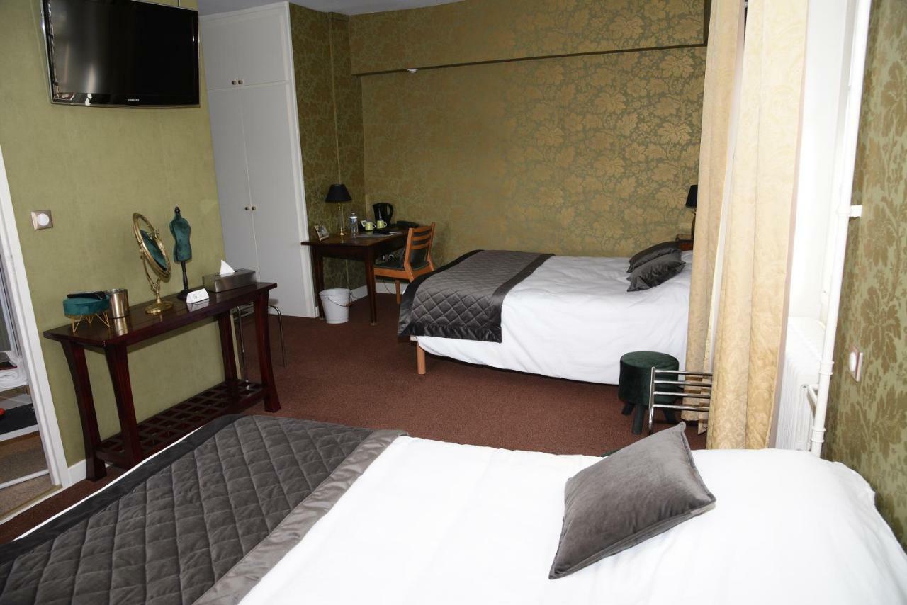 Hotel Le Baron Crémieu エクステリア 写真