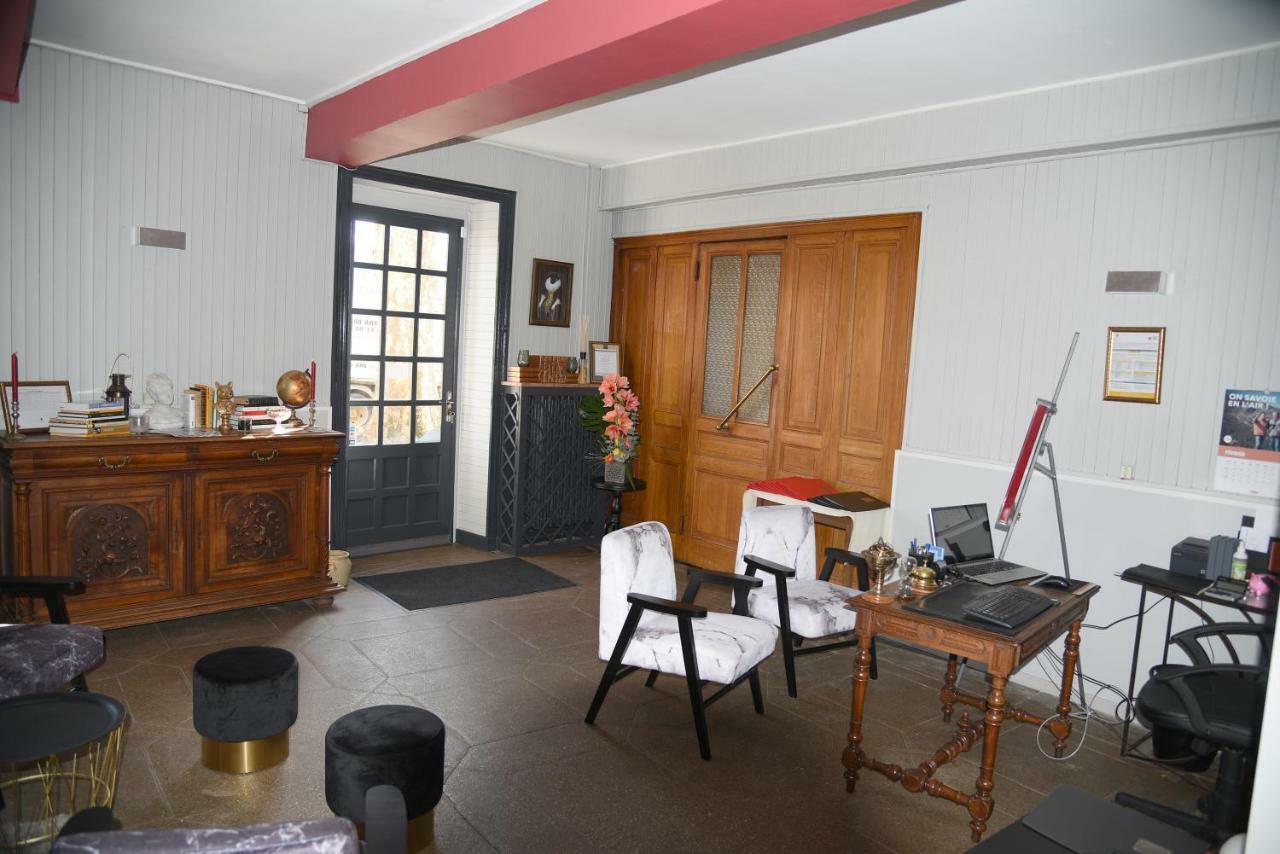 Hotel Le Baron Crémieu エクステリア 写真