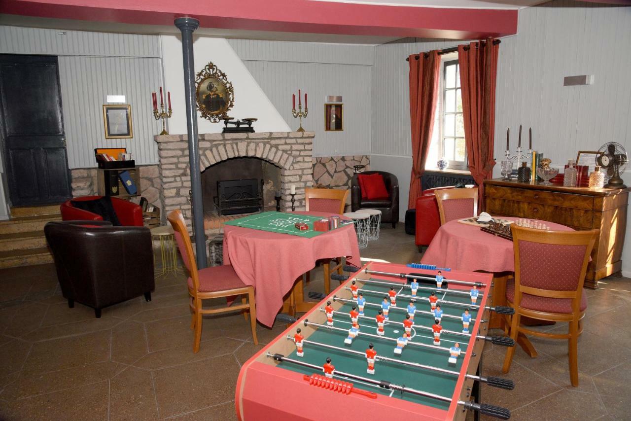 Hotel Le Baron Crémieu エクステリア 写真